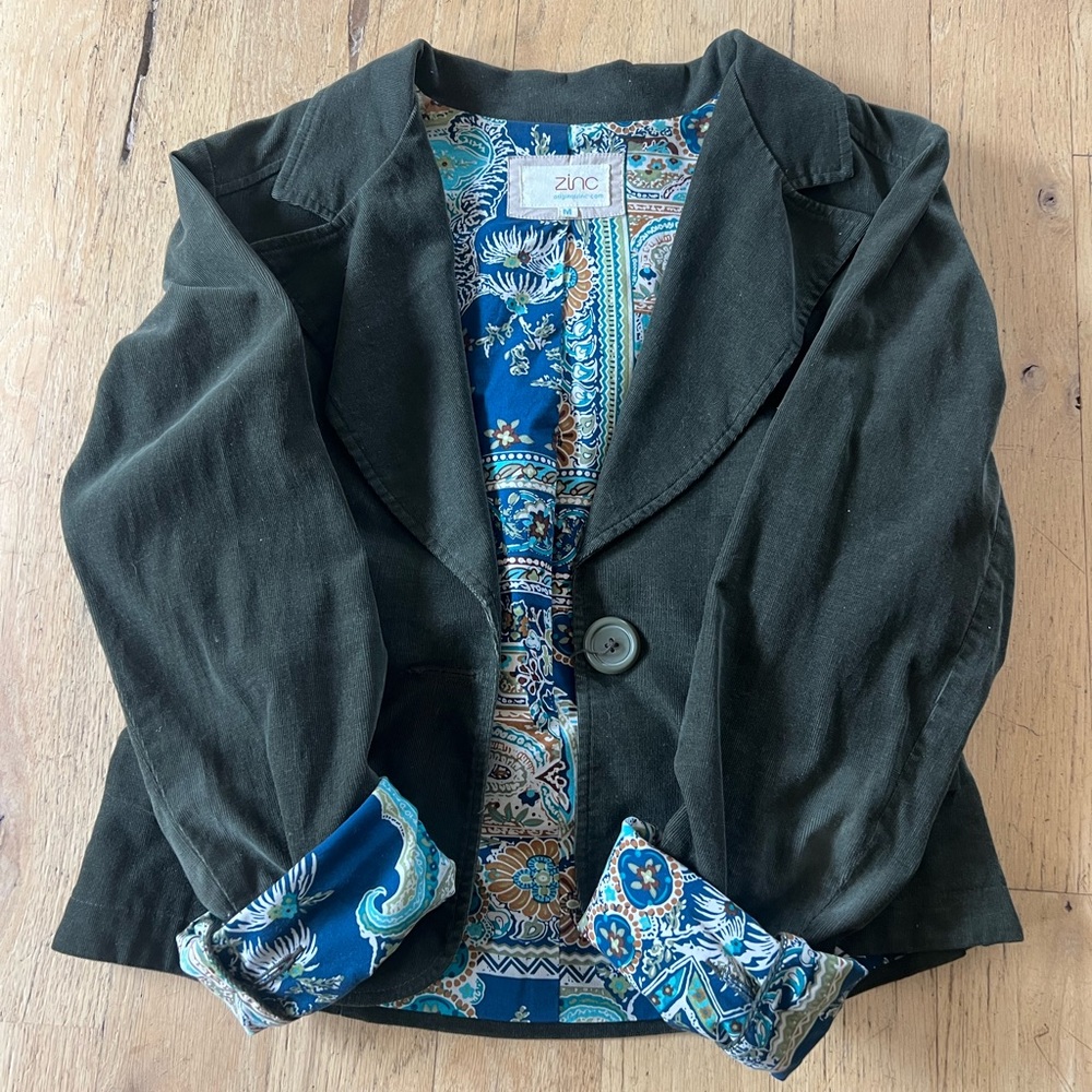 Zinc Women's Black Jacket with Patterned Lining